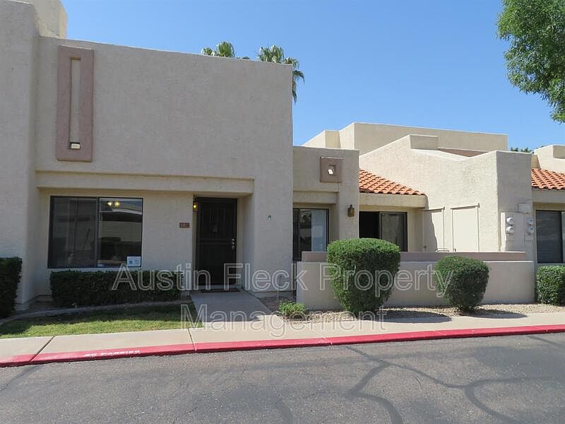1st image of 733 E Lola Dr