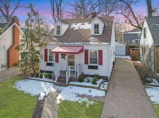 1015 Catalpa Dr, Royal Oak, MI