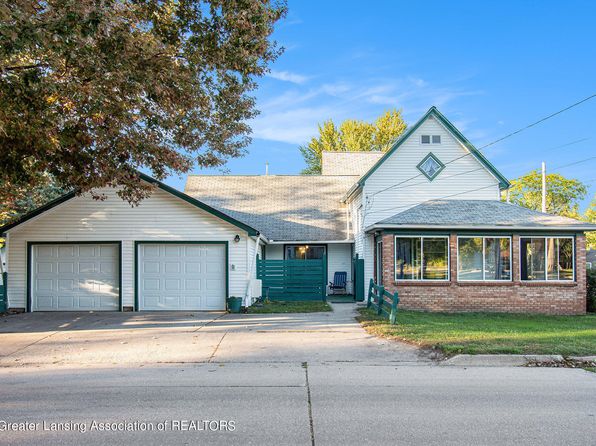 318 S Shiawassee St, Corunna, MI 48817