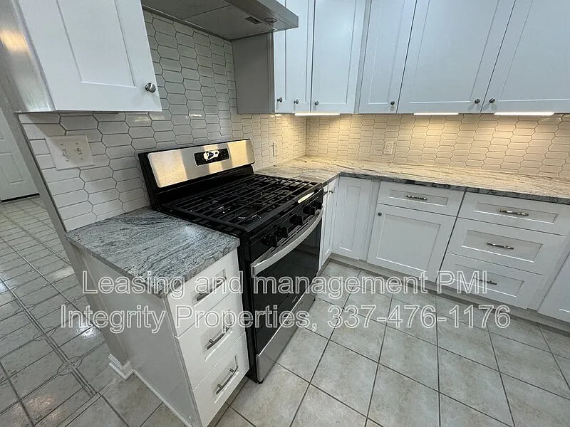3 bed, 1.5 bath, 1412 sqft, $1,495 — Photo 3