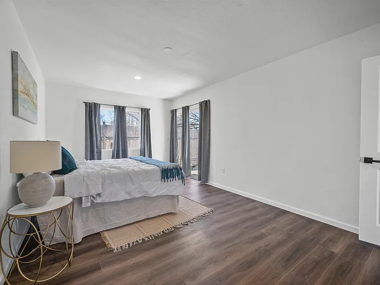 223 Emerson St — Photo 23
