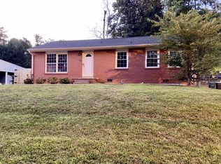 3203 Oberlin Dr, Greensboro, NC 27405