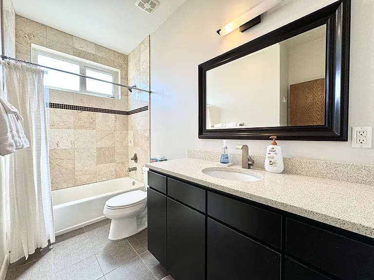 960 E Hampden Ave #B — Photo 14