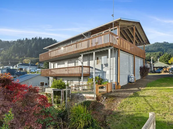 305 Cypress Ave, Garibaldi, OR 97118