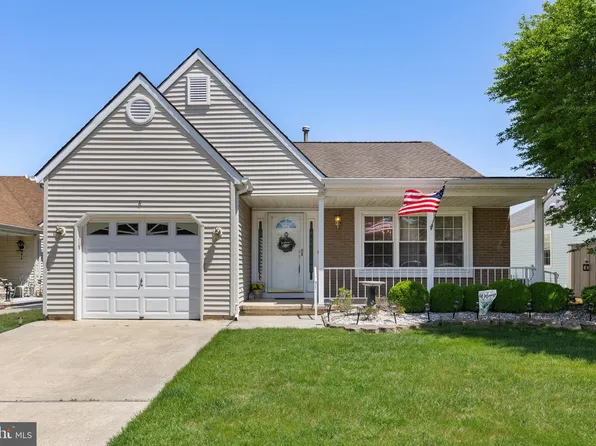 6 Trent Dr, Toms River, NJ 08757