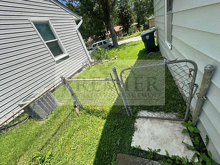 8422 Cherry St — Photo 19