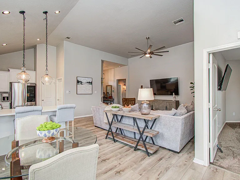 21379 Village Crossing Ln — Photo 6