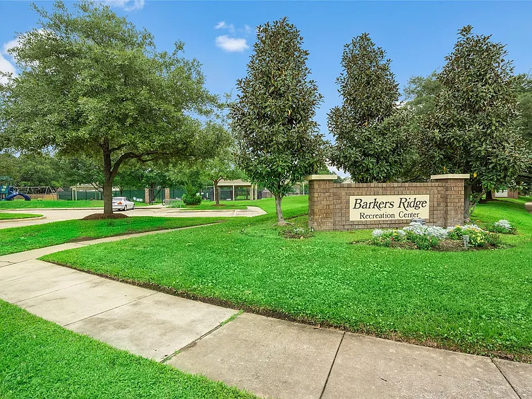 18703 Evergreen Falls Dr — Photo 38