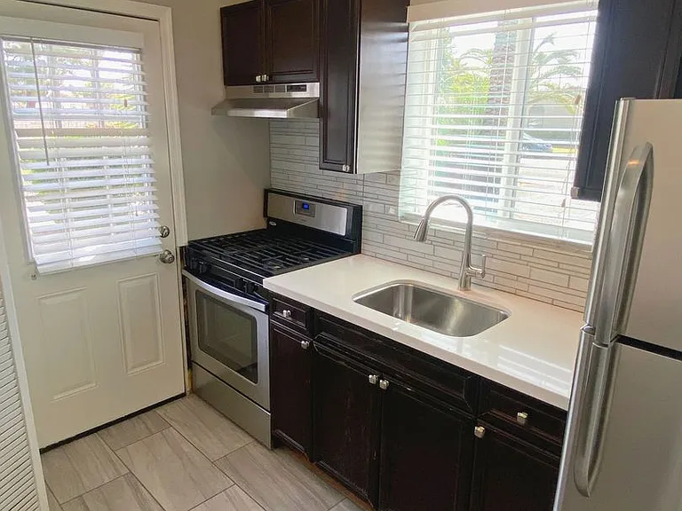114 E Mariposa St #1 — Photo 8