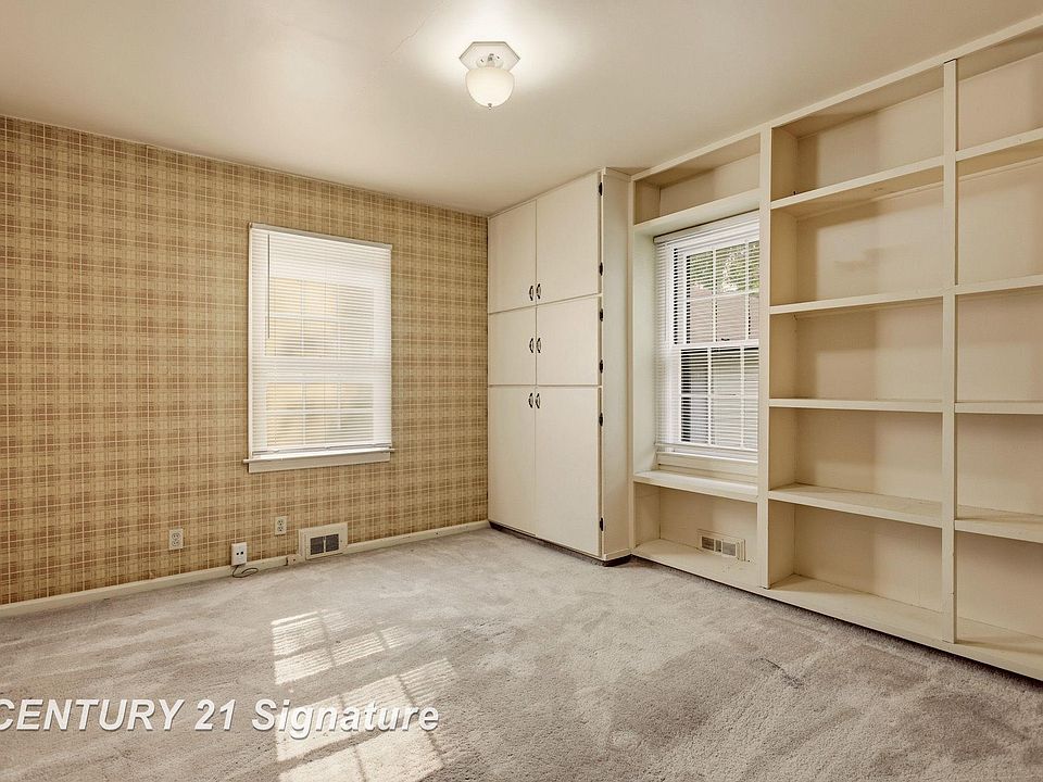 22nd image of 1525 Beech St