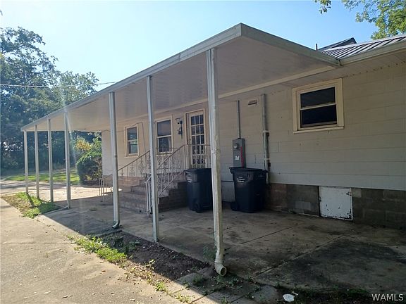 4th image of 1030 W Green St