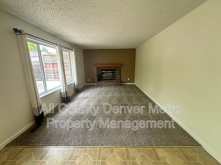 1427 McIntosh Ave — Photo 4
