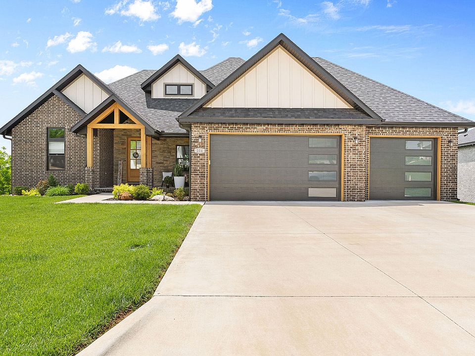 1st image of 204 N Blarney Court