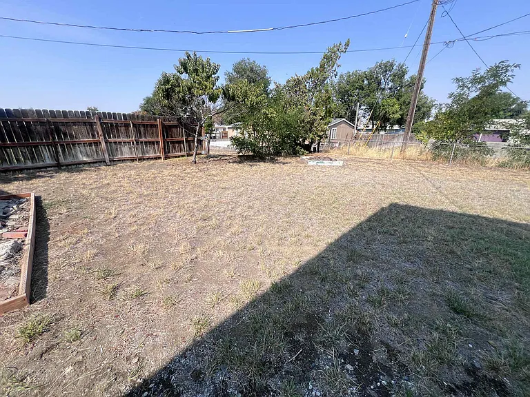 470 W Ridgeway Ave — Photo 17