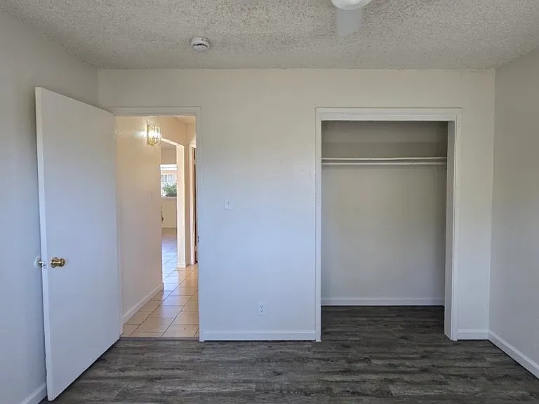 4431 E Hedges Ave #C — Photo 11