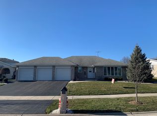 17732 Peacock Ln, Tinley Park, IL 60487