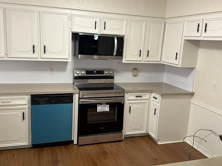 2418 Guerrero Dr — Photo 16