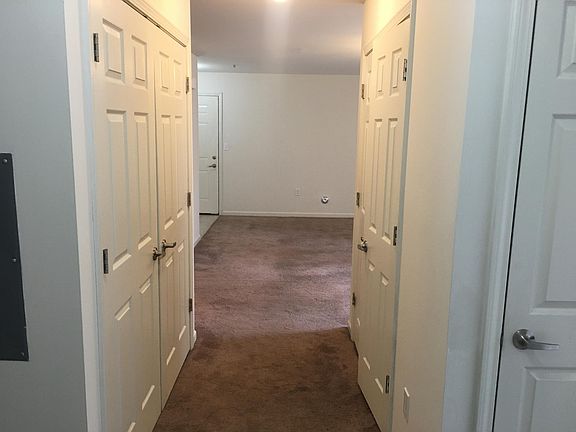 5th image of 125 Essex Ave E APT 110