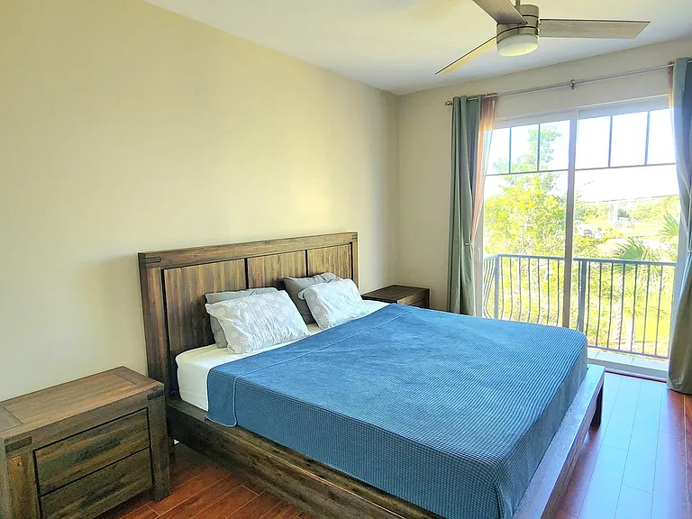 583 NW 35th Pl — Photo 9