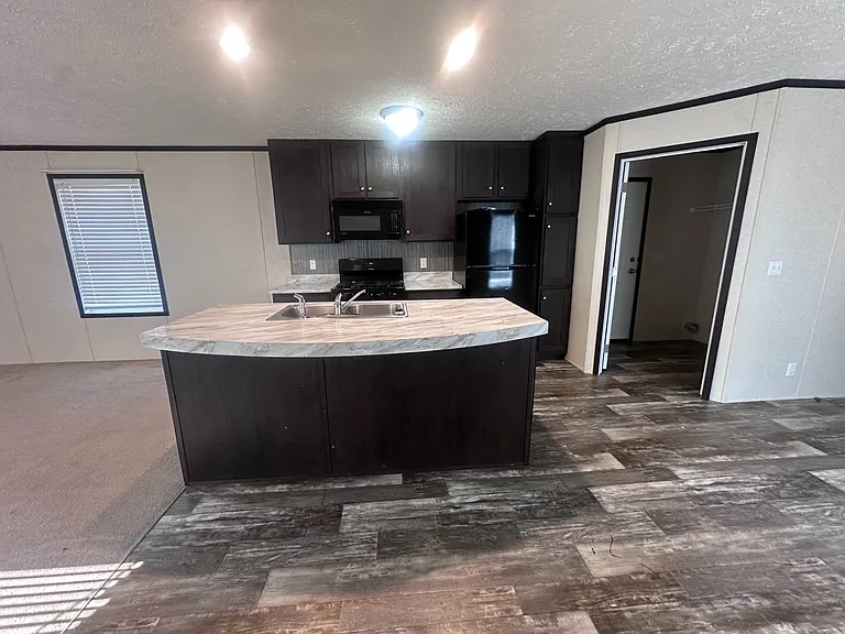 381 Laird St — Photo 1