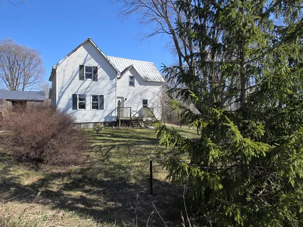 992 E Polk Rd, Hart, MI 49420