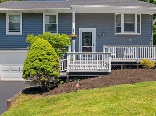 130 Christopher Dr, Baldwinsville, NY 13027