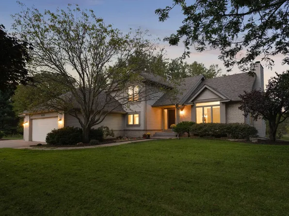 9450 Arnold Ave, Inver Grove Heights, MN 55077