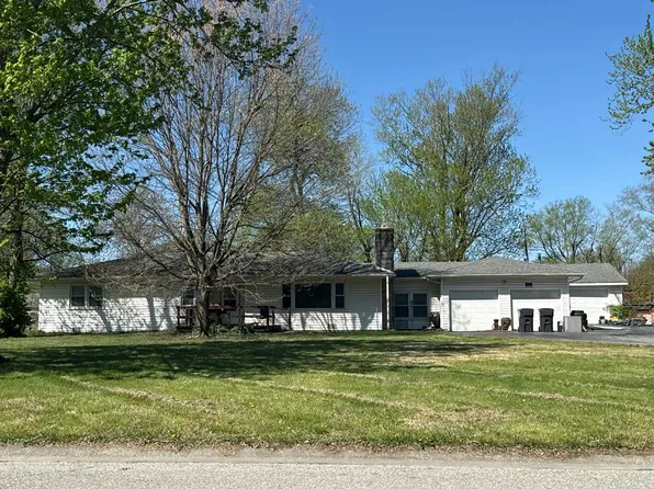 25 Countryside Ln, Fairview Heights, IL 62208