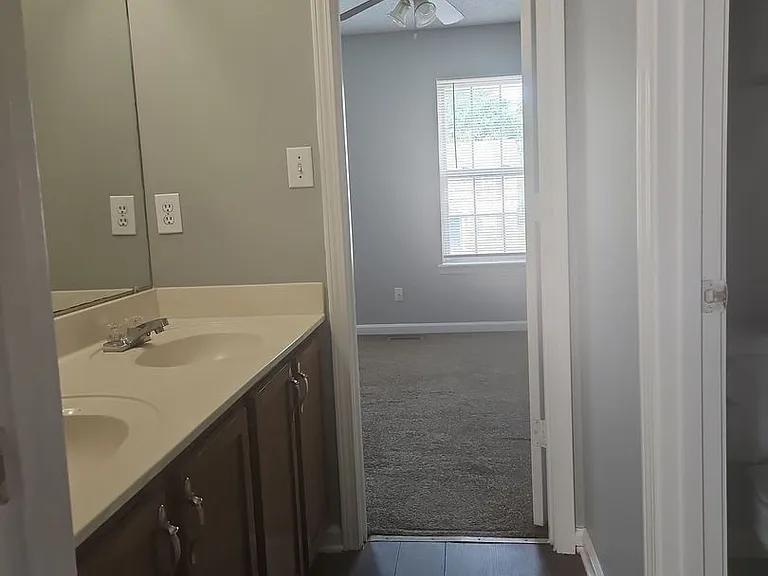 2048 Tynewood Dr — Photo 9