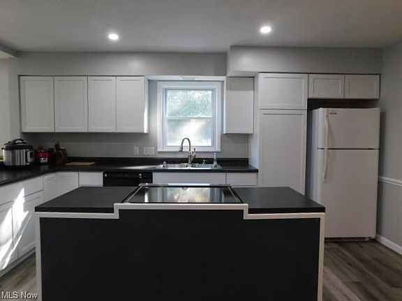 5th image of 1078 Winhurst Dr