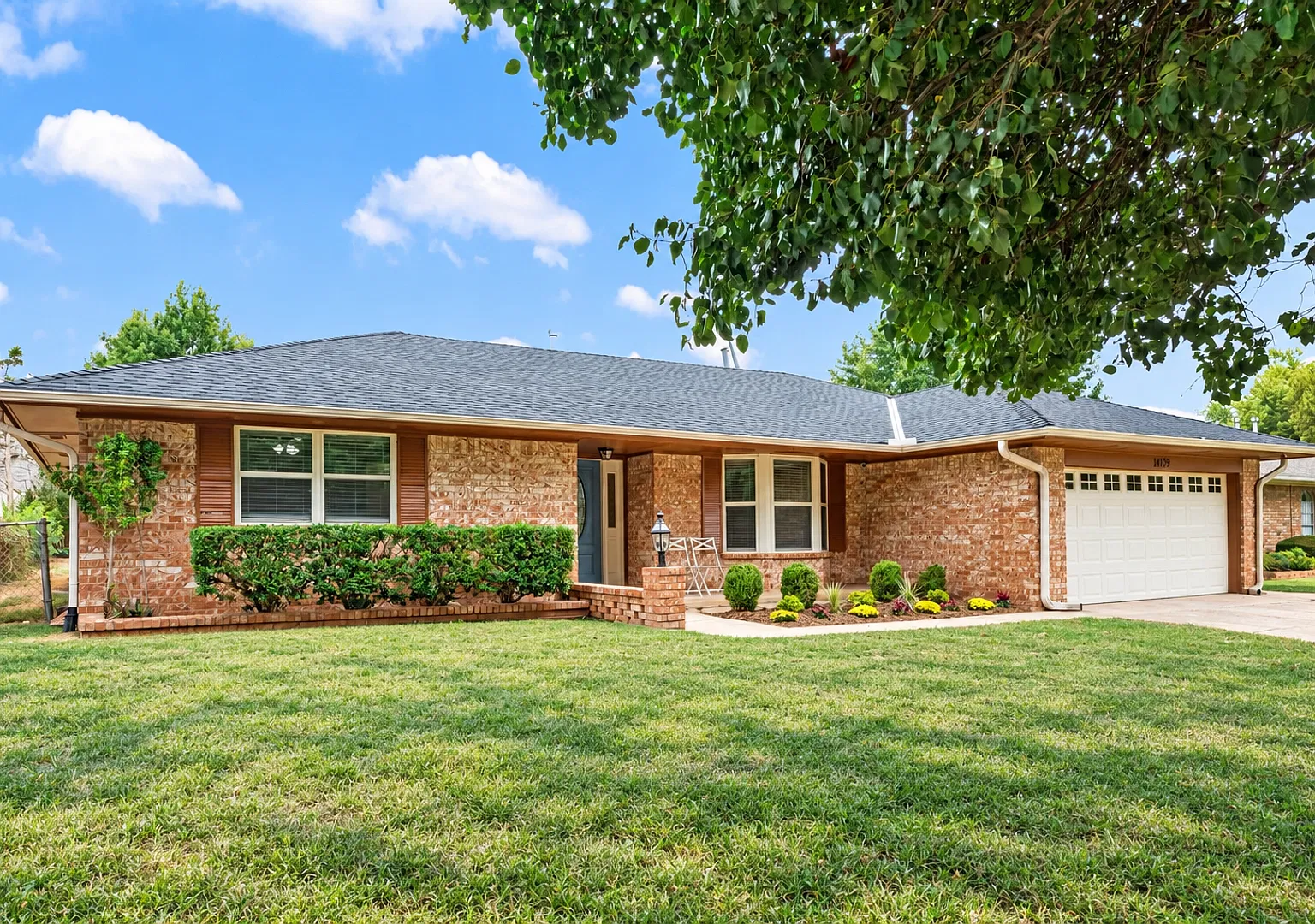 Freshly Remodeled 3 Bed / 2 Bath in Edmond | Steps from Oklahoma Christian University — Photo 1