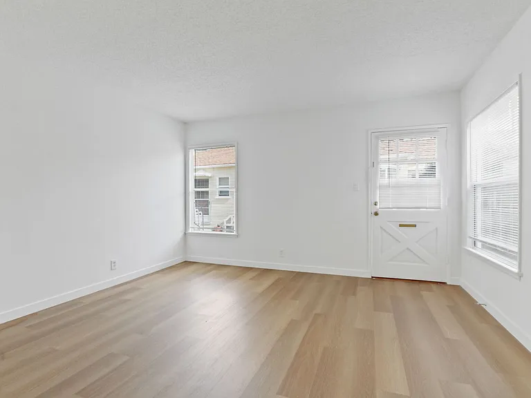 Washington Blvd. Marina Apartments - near Abbot Kinney! — Photo 12