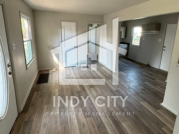 2nd image of 4605 E 19th St