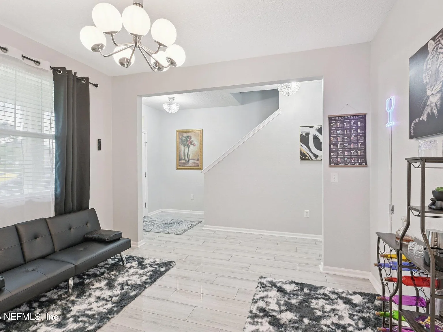 5 bed, 2.5 bath, 2724 sqft, $3,600 — Photo 4