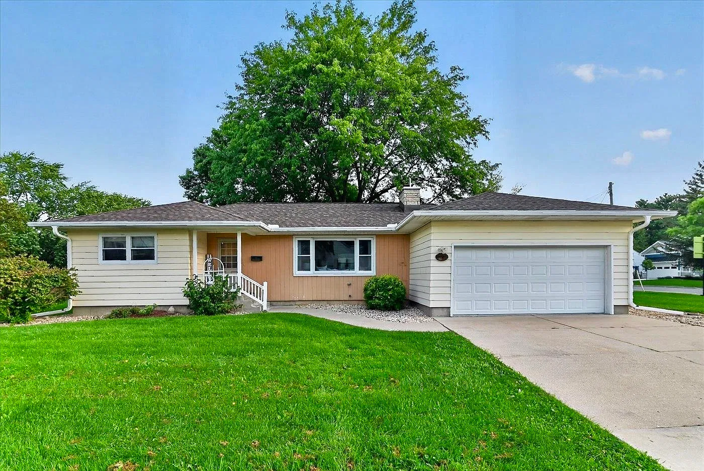 3 bed, 2.5 bath, 2152 sqft, $2,750 — Photo 1