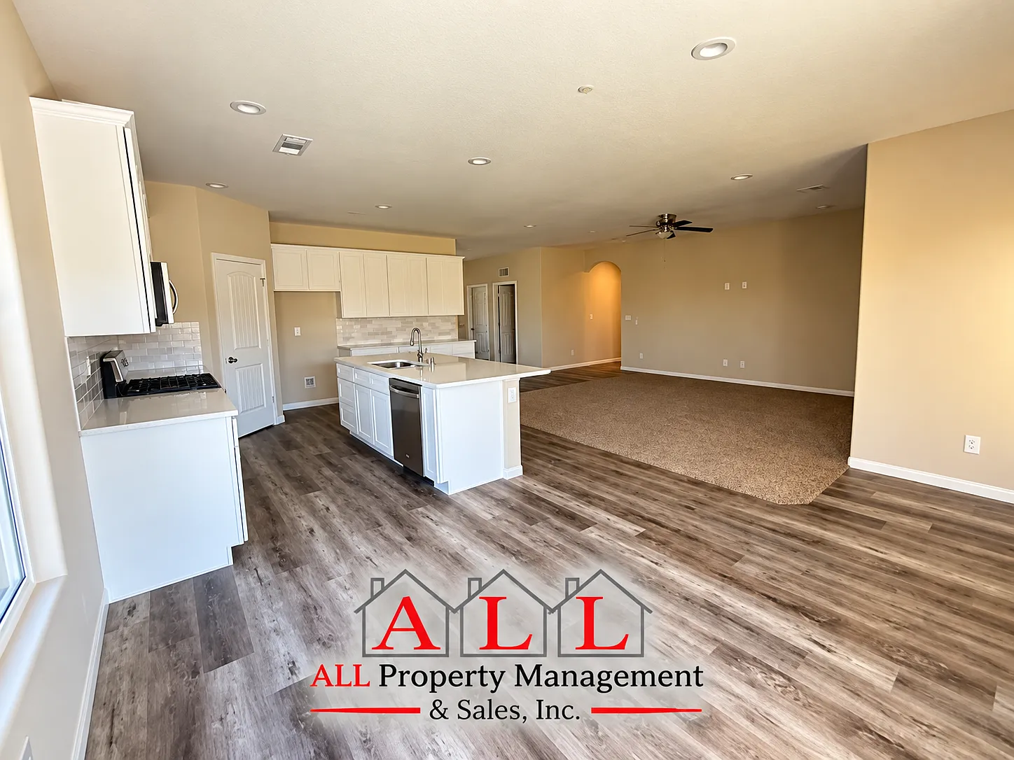 4 bed, 3.0 bath, 2157 sqft, $2,495 — Photo 4