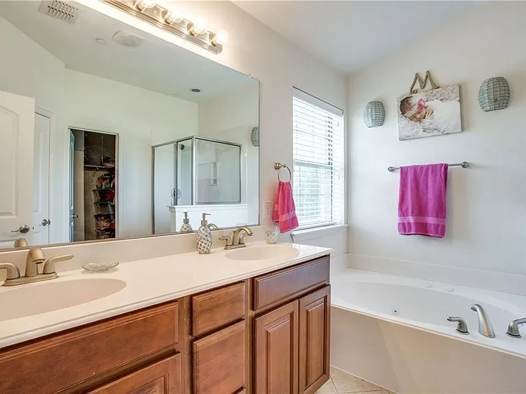 1531 Biltmore Ln — Photo 16