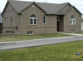 10 James Dr, Pikeville, KY 41501