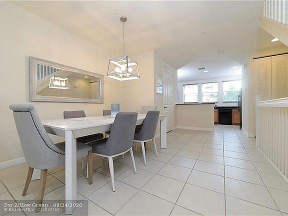 4th image of 820 Millbrae Ct