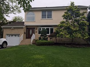 31 Yorkshire Dr, Cedar Grove, NJ 07009