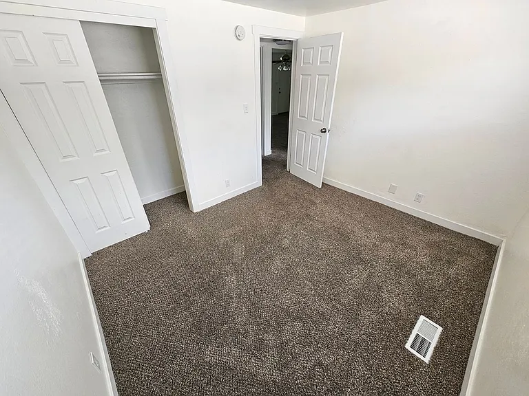 580 S 470 E #1 — Photo 24