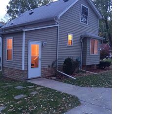 21822 Pleasant St, Saint Clair Shores, MI 48080