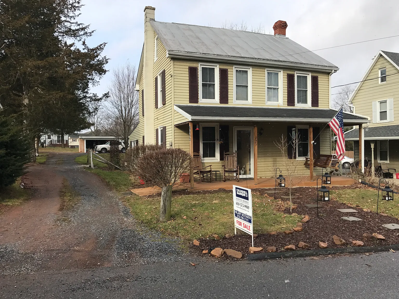 925 Maple St photo 1