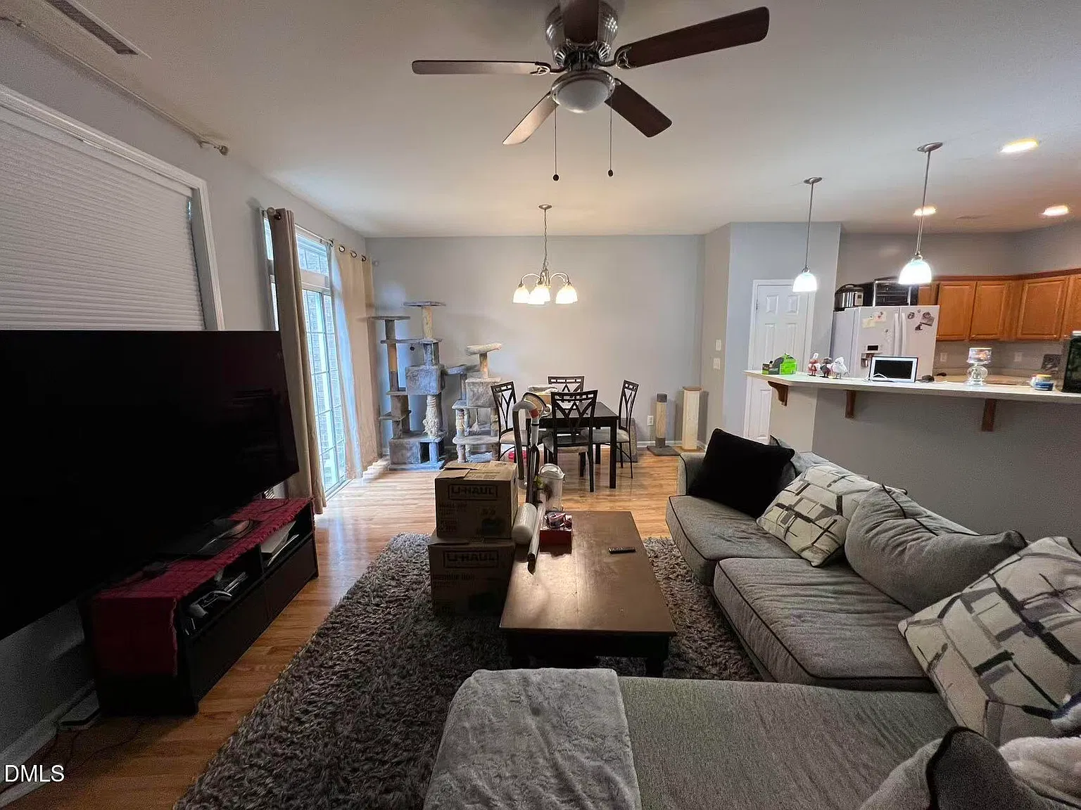 3 bed, 2.5 bath, 1700 sqft, $1,950 — Photo 4