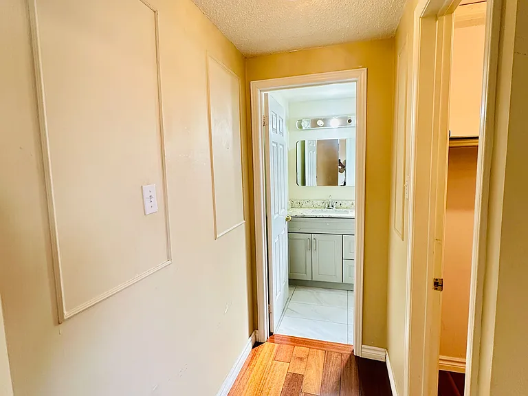 52 Moffatt Ave — Photo 41