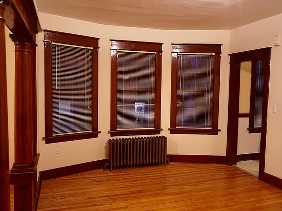 5th image of 64 Oak Ave