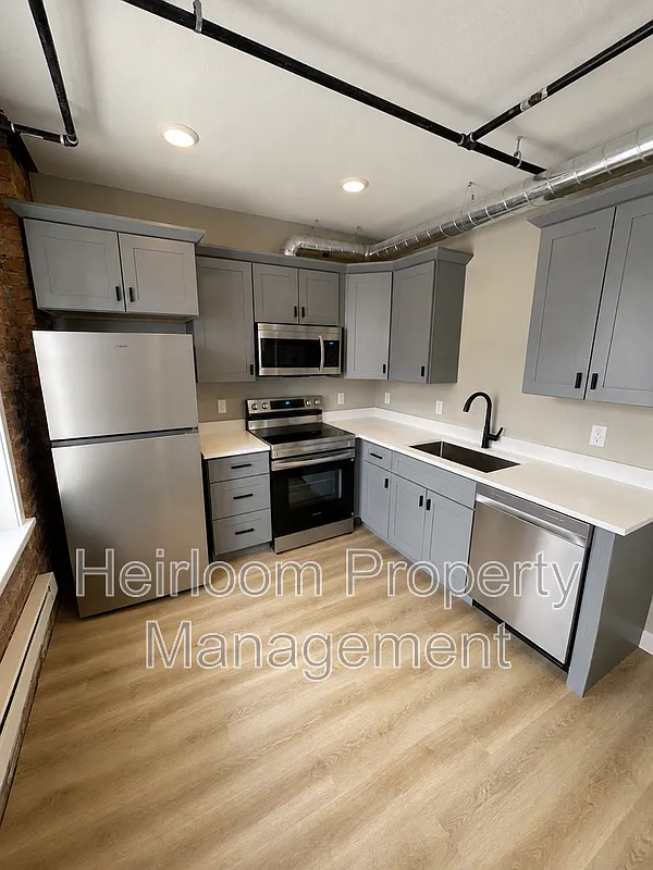 1 bed, 1.0 bath, 800 sqft, $1,400 — Photo 1