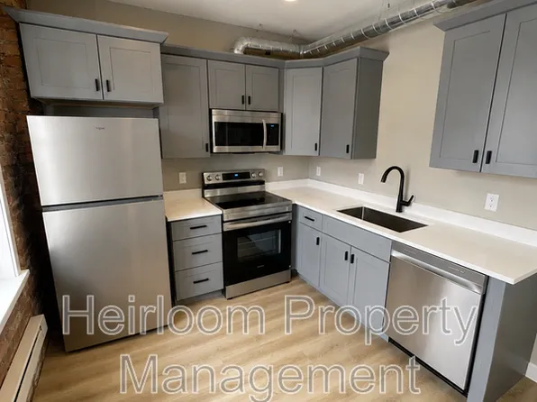 627 E 4th St #204, Duluth, MN 55805