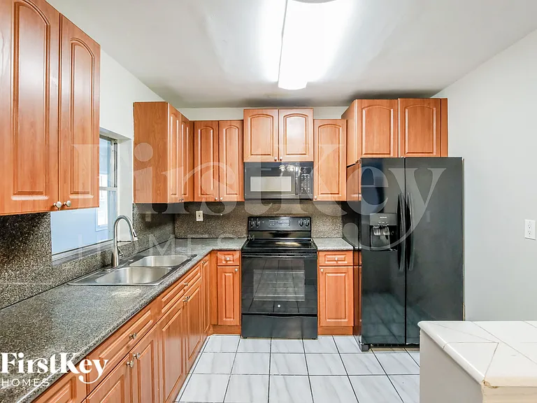 7925 Indigo St — Photo 7