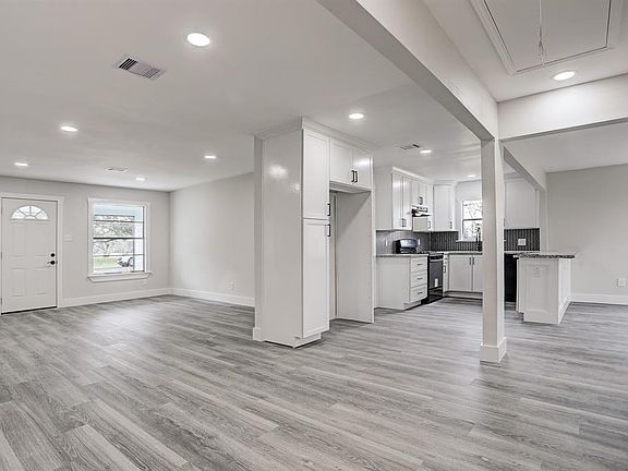 4th image of 2205 Avenue F